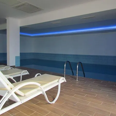 Felicia Apartment *